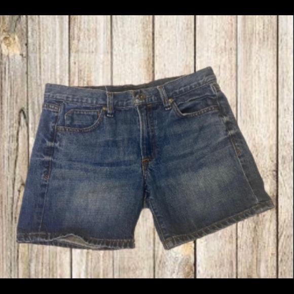 Calvin Klein Weekend Short - Picture 3 of 3